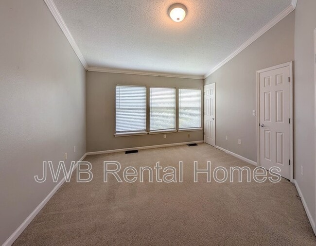 Building Photo - 8090 Summer Cove Ct