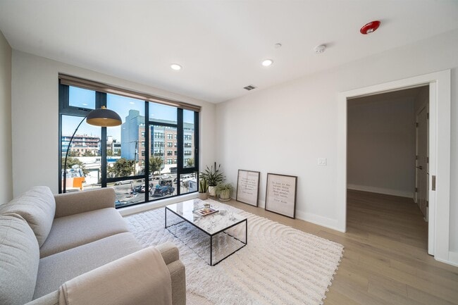 Building Photo - 338 Newark Ave