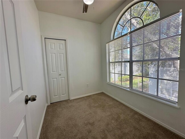 Building Photo - 1606 Columbia Arms Cir