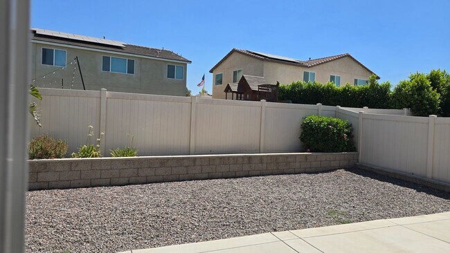 Building Photo - 5013 Clematis Ct