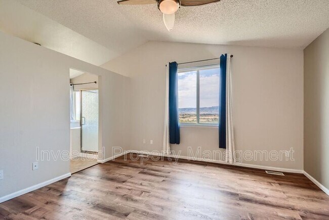 Building Photo - 3764 Seramonte Dr