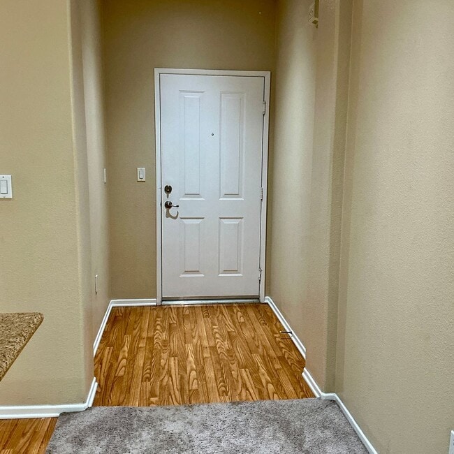 Building Photo - For Lease ~ 1 Bedroom 1 Bath 4th Floor Watermarke Condo in Irvine