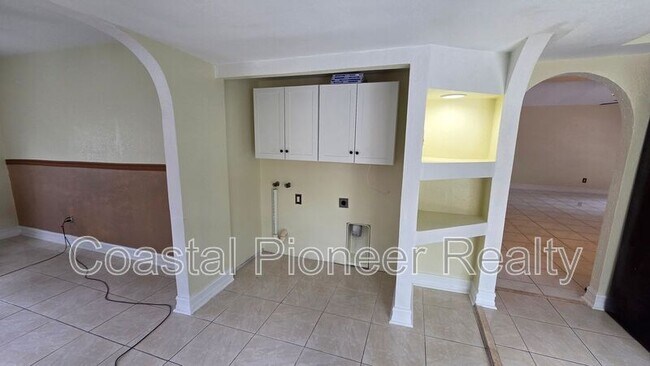 Building Photo - 5005 Dollarway Ct