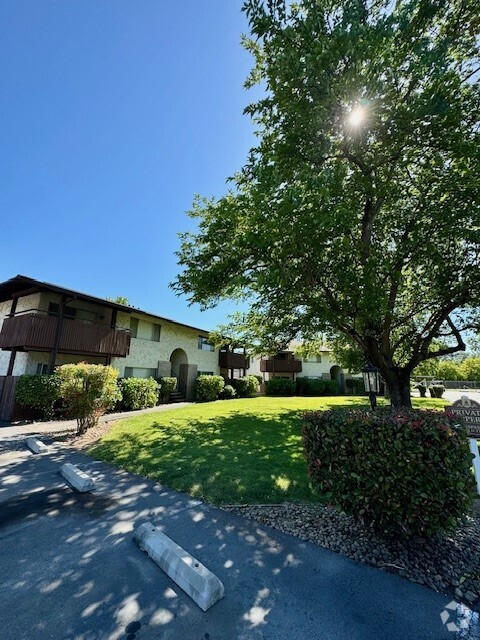 Building Photo - El Sereno Apartments