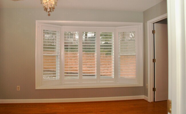 Master suite - 2102 Stephenson Ave SW