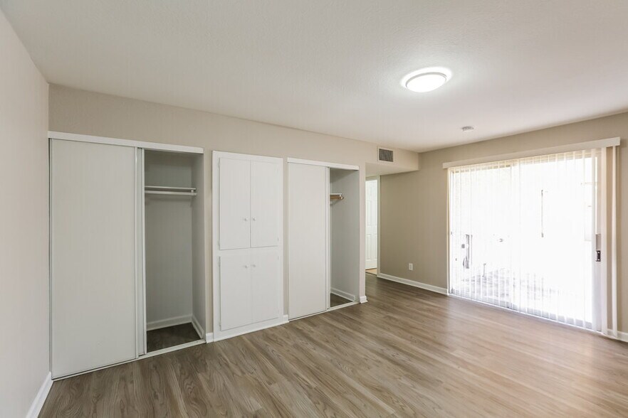 Building Photo - 6017 W Orange Dr