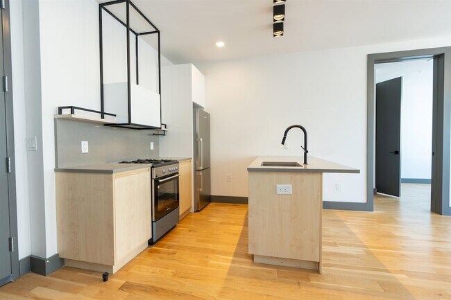 Building Photo - 424 Arlington Ave