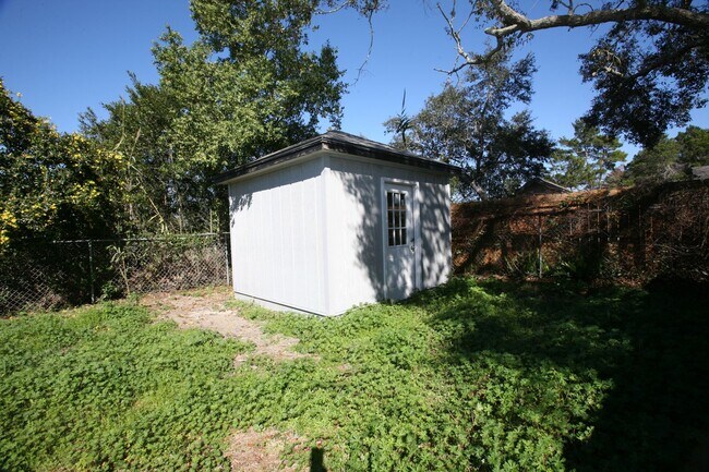 Building Photo - 3 bedroom home with large yard on the west end!