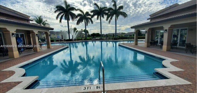 Building Photo - 1650 NE 33rd Rd