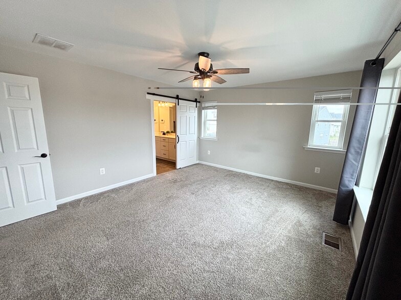 Building Photo - 324 Cedar Spring Dr
