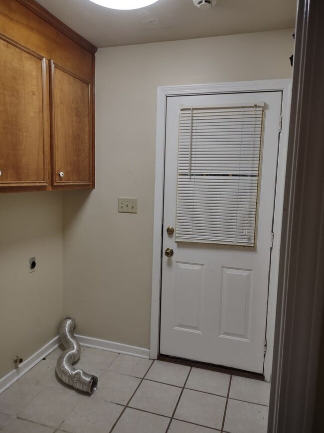 Building Photo - 524 Brentwood Dr