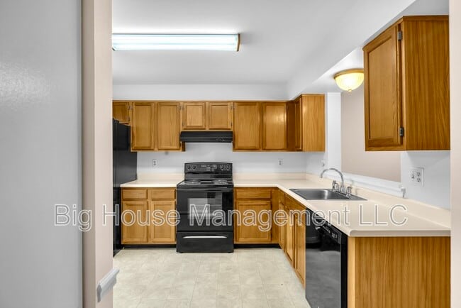 Building Photo - 44 Robin Ridge Ct