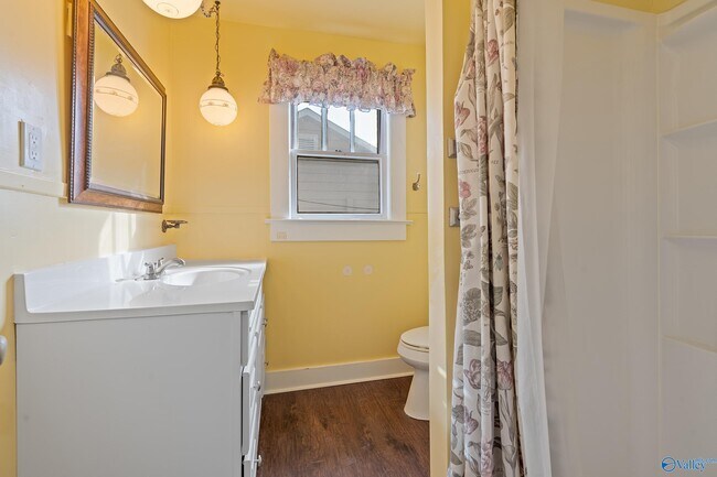 Building Photo - 2909 6th Ave SW