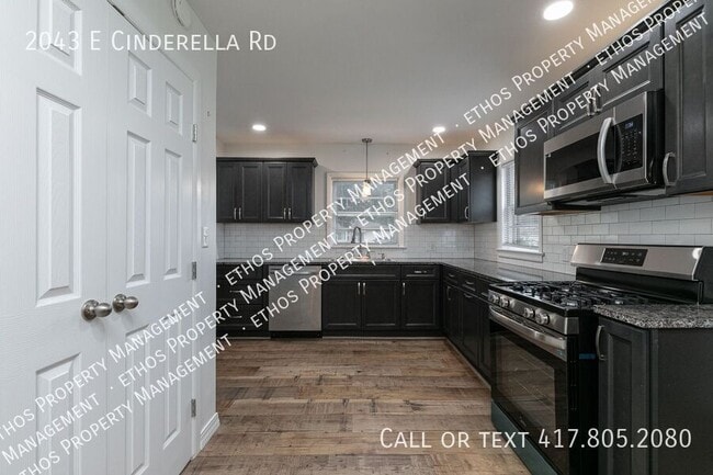 Building Photo - 2043 E Cinderella St