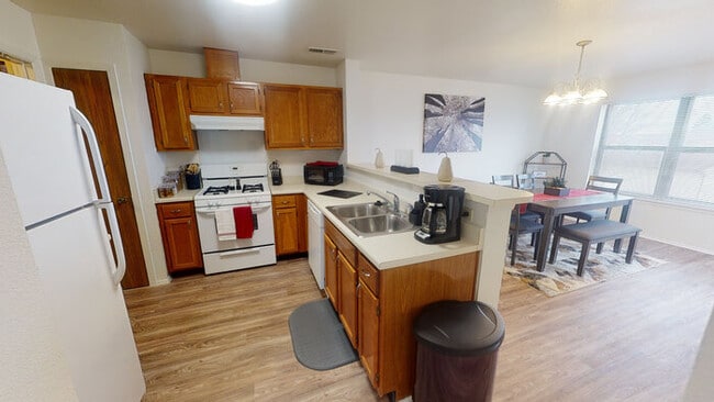 Building Photo - 1202 Dakota Dr