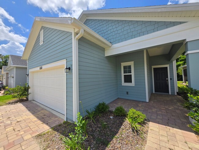 Building Photo - Beautiful 3-Bed, 2.5-Bath home in Tara Lane