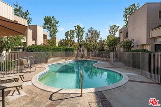 Building Photo - 15175 Magnolia Blvd
