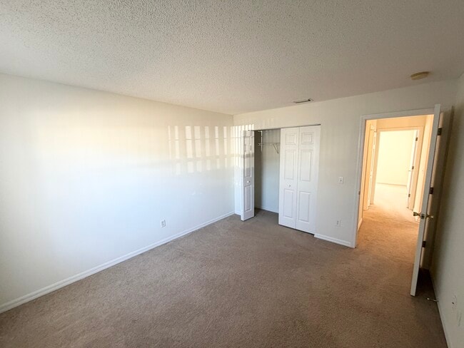 Building Photo - 120 Foxhall Ln