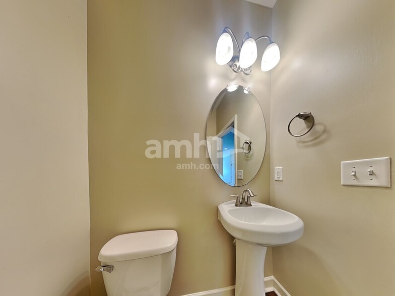 Building Photo - 3048 Adventure Way