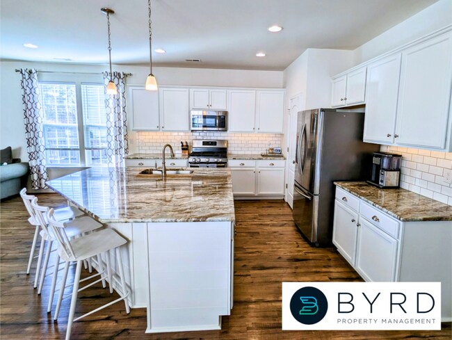 Building Photo - 16901 Thornapple Run