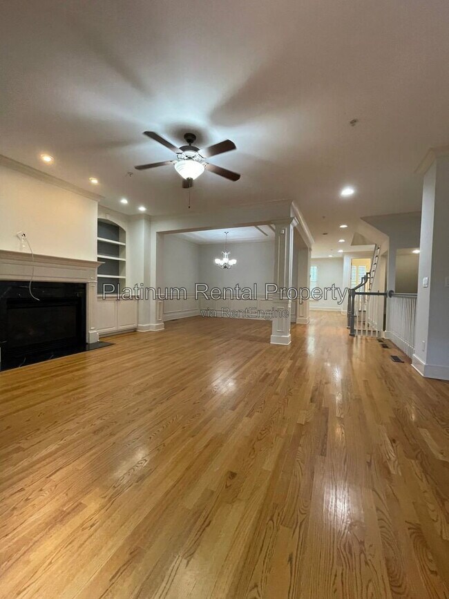 Building Photo - 1875 Adagio Dr