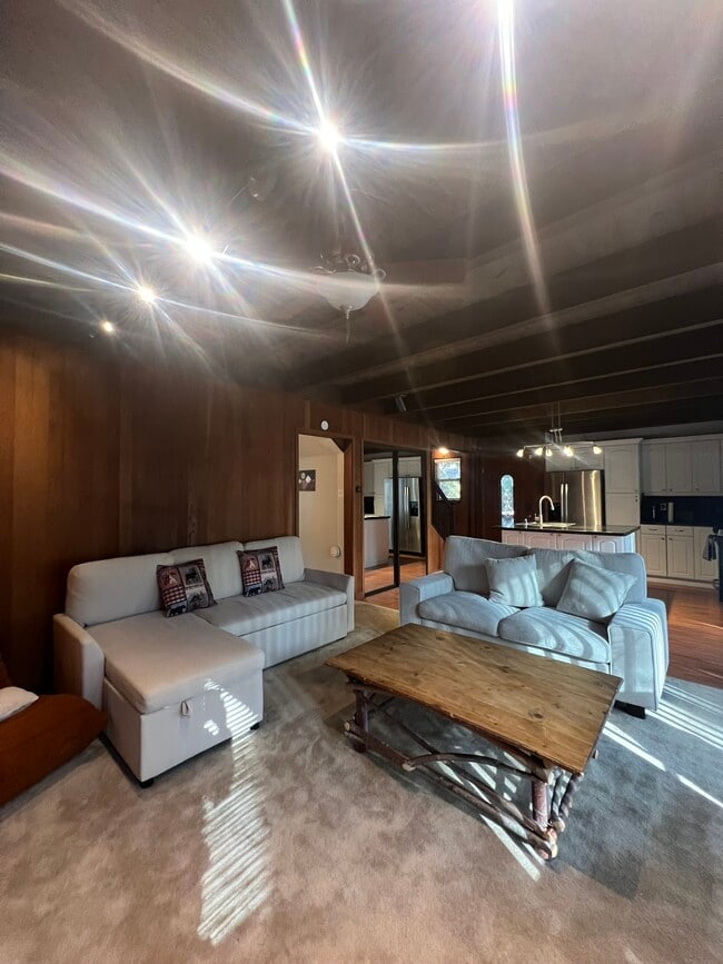 Building Photo - 860 Gardner St