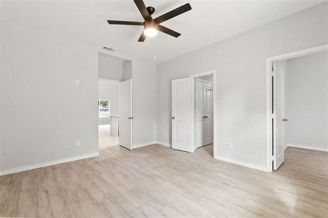 Building Photo - 15898 Chestnut Dr