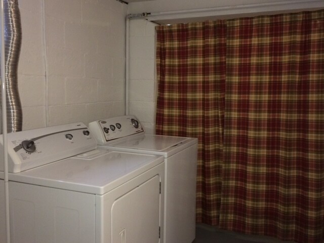 Laundry - 922 Cayton St