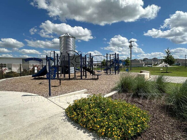 Building Photo - 14018 Piglet Trl