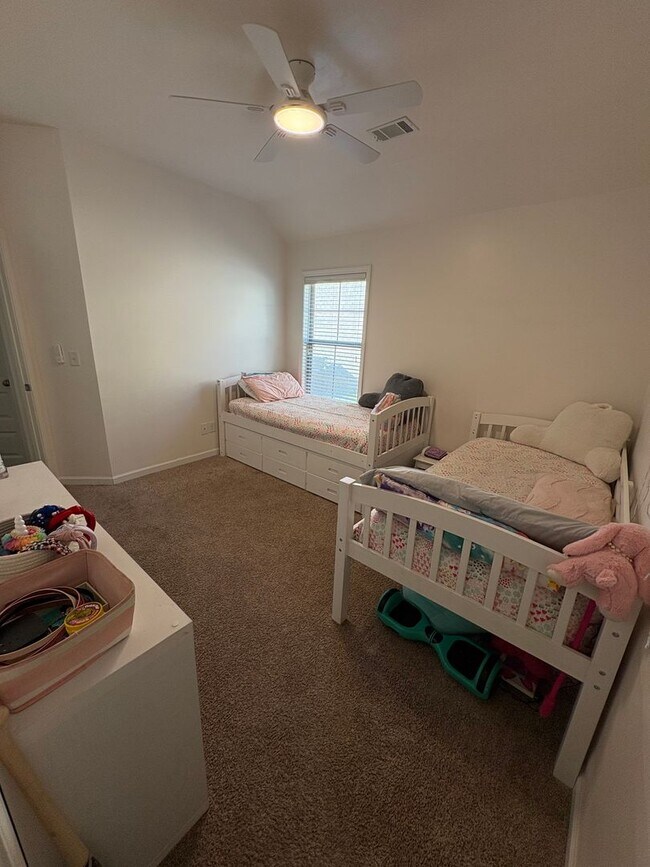 Building Photo - Woodland Creek Rental