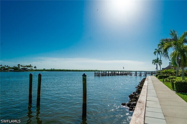 Building Photo - 1215 Edington Pl