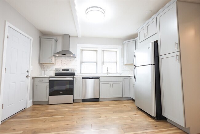 Building Photo - 31 Graham St