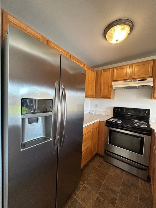Building Photo - 3 Bedroom / 2.5 Bathroom Townhouse in SW R...