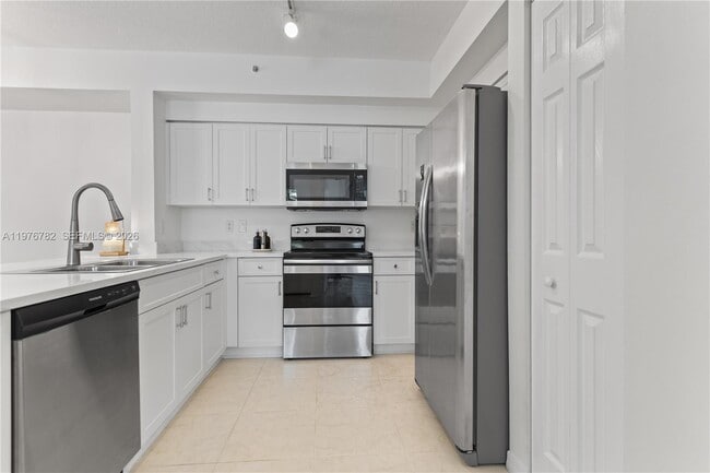 Building Photo - 6851 SW 44th St