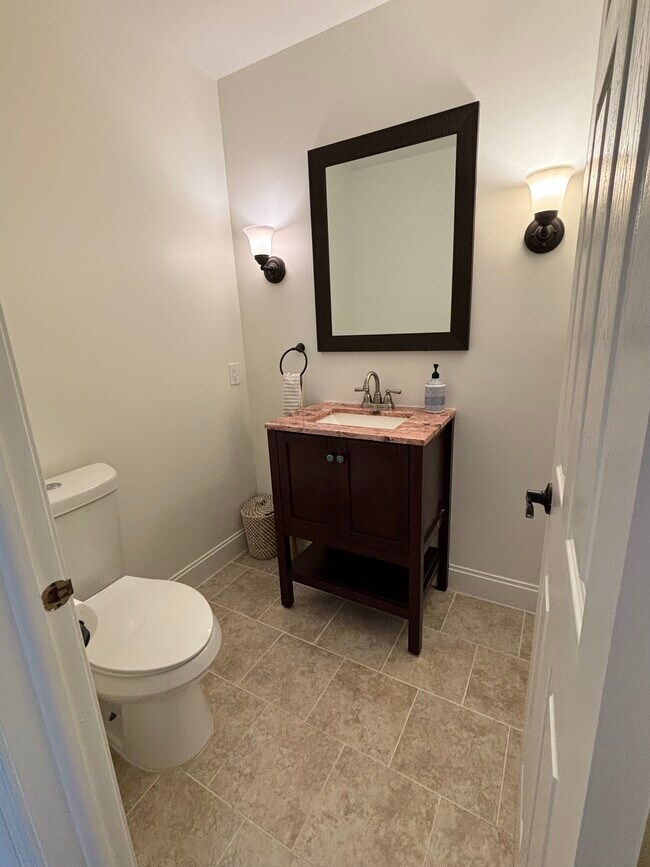 Building Photo - 6035 Whitegate Crossing