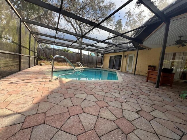Building Photo - 8748 Forest Lake Dr