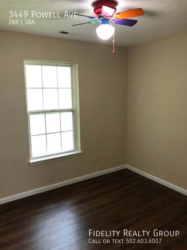 Building Photo - 3449 Powell Ave