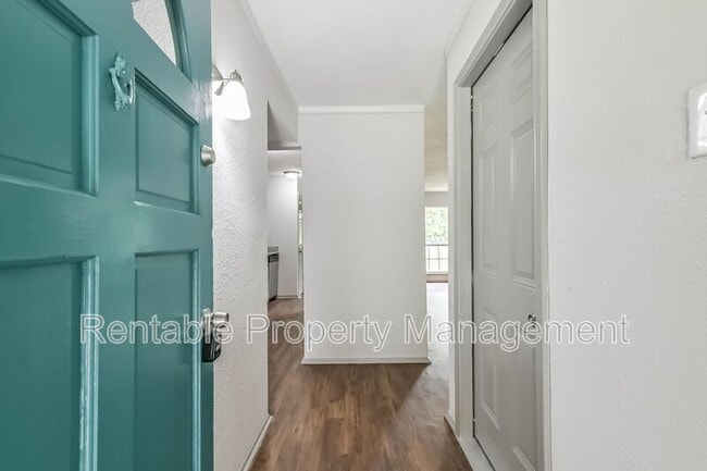Building Photo - 14634 Dartwood Dr