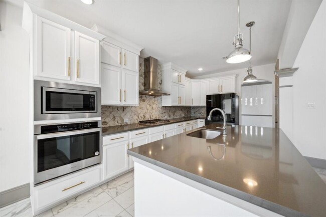 Building Photo - 2122 Mallow Ln