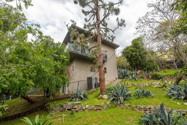 Primary Photo - Franklin Hills Hideaway Available for Leas...