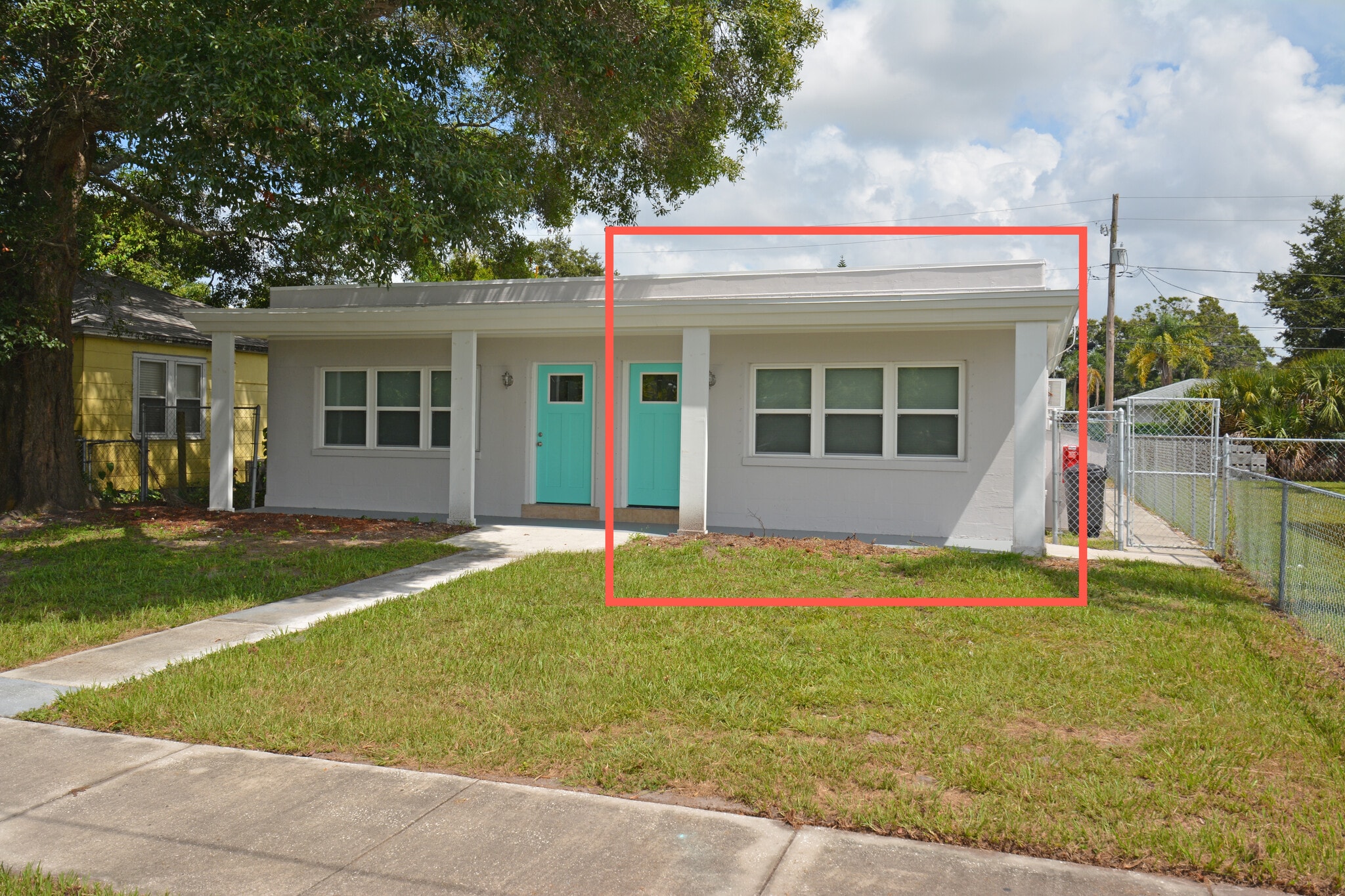 Building Photo - 5009 TANGERINE AVE S