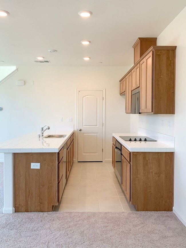 Building Photo - 2025 Built 3/2.5 in Hollister