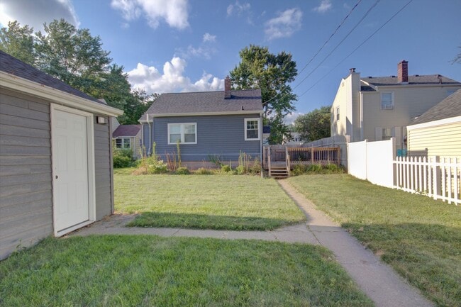Building Photo - Cute 3 Bed Home