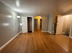 Building Photo - 1335 E Sedgwick St