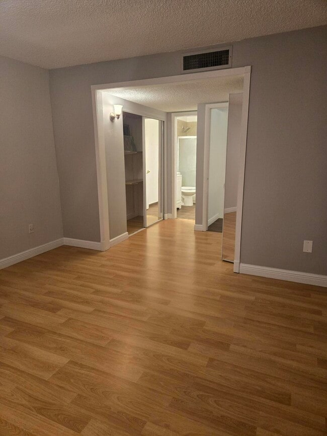 Building Photo - 4844 Alder Dr