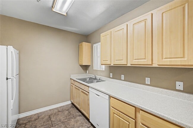 Building Photo - 6955 N Durango Dr