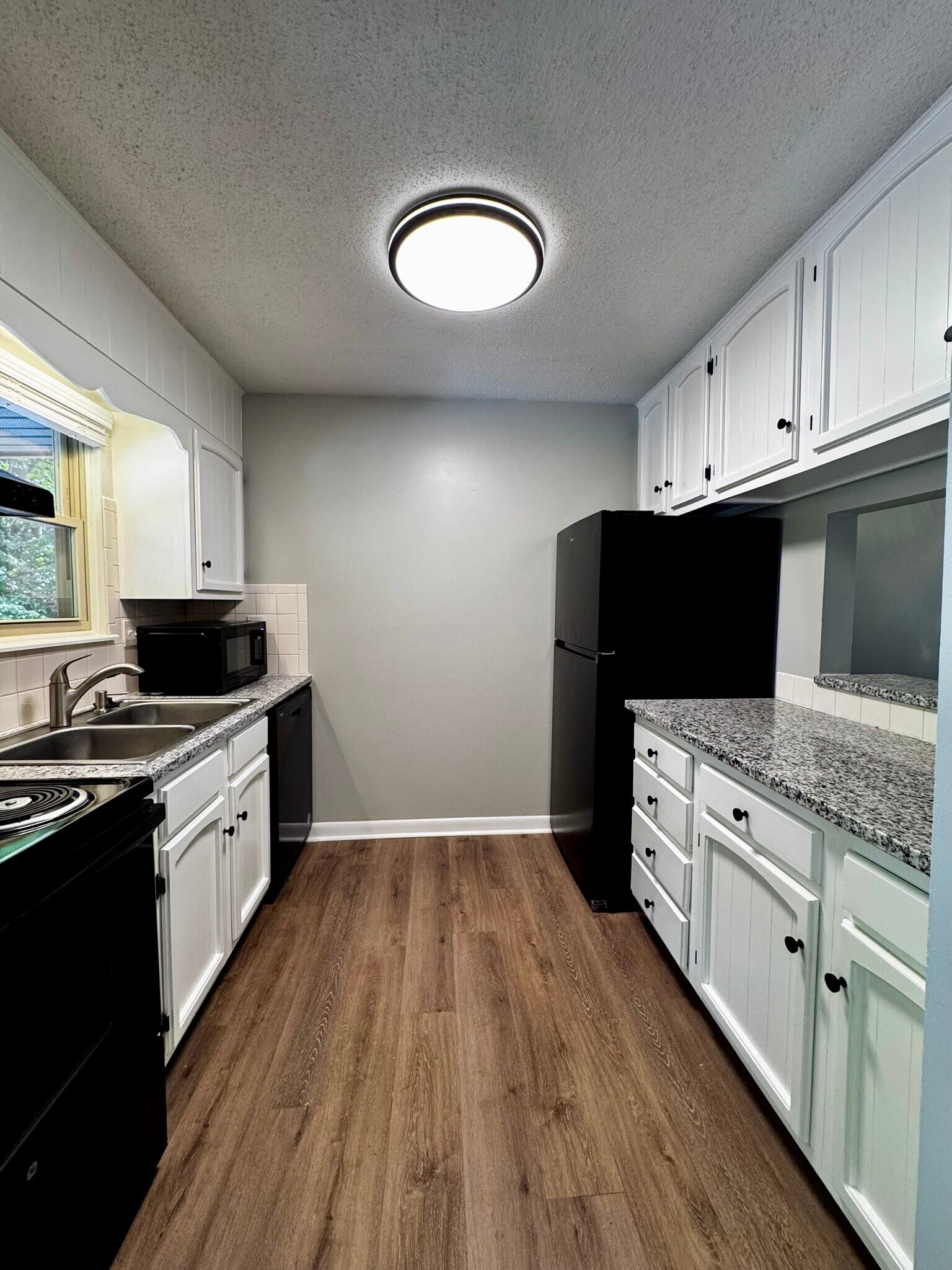 Kitchen - 122 Turnwood Ln