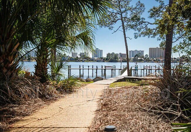 Building Photo - 6903 N Lagoon Dr