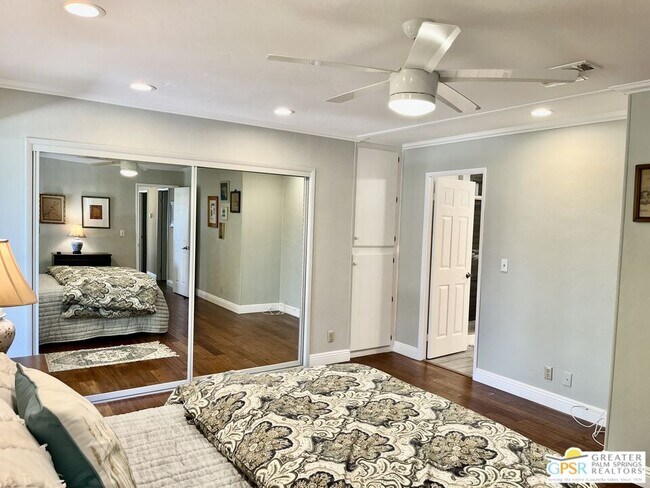 Building Photo - 73450 Country Club Dr