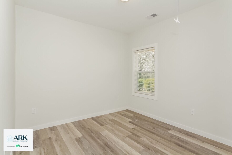 Building Photo - 219 Claudette Dr